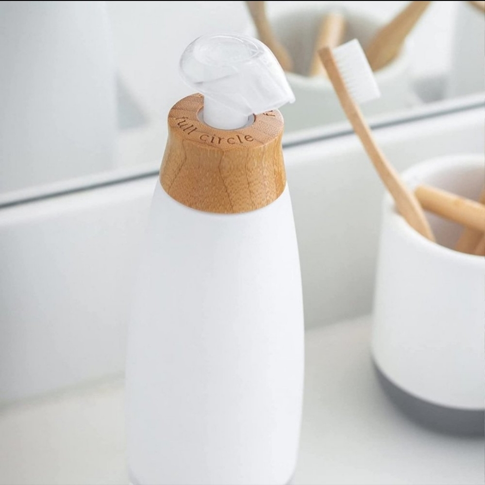 Full circle foam soap dispenser, Bamboo lid - Picture 2 of 6